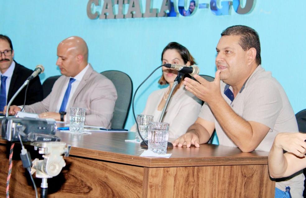 Prefeito de Ouvidor participa de audiência pública para debater os impactos da mineração nos municípios.