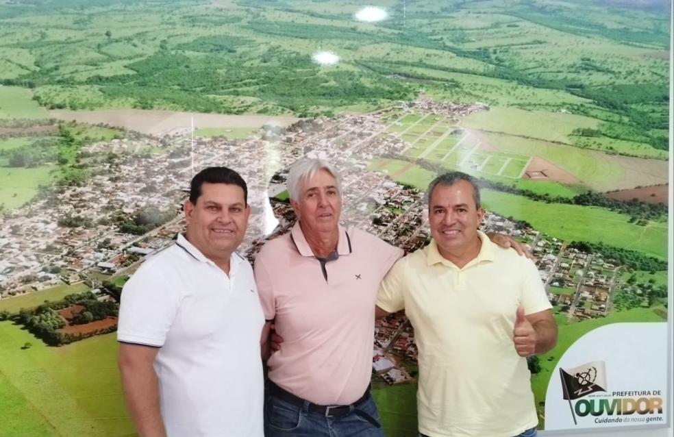 #VISITASCORTESIA | Prefeito recebe visita de cortesia em seu gabinete.