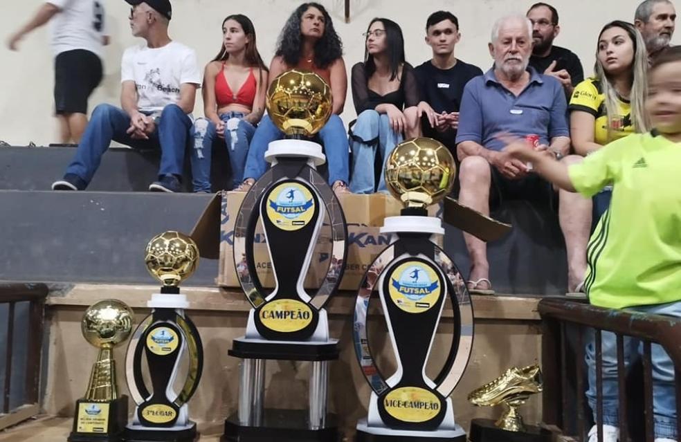 Grande final do Torneio de Férias Regional de Futsal em Ouvidor.