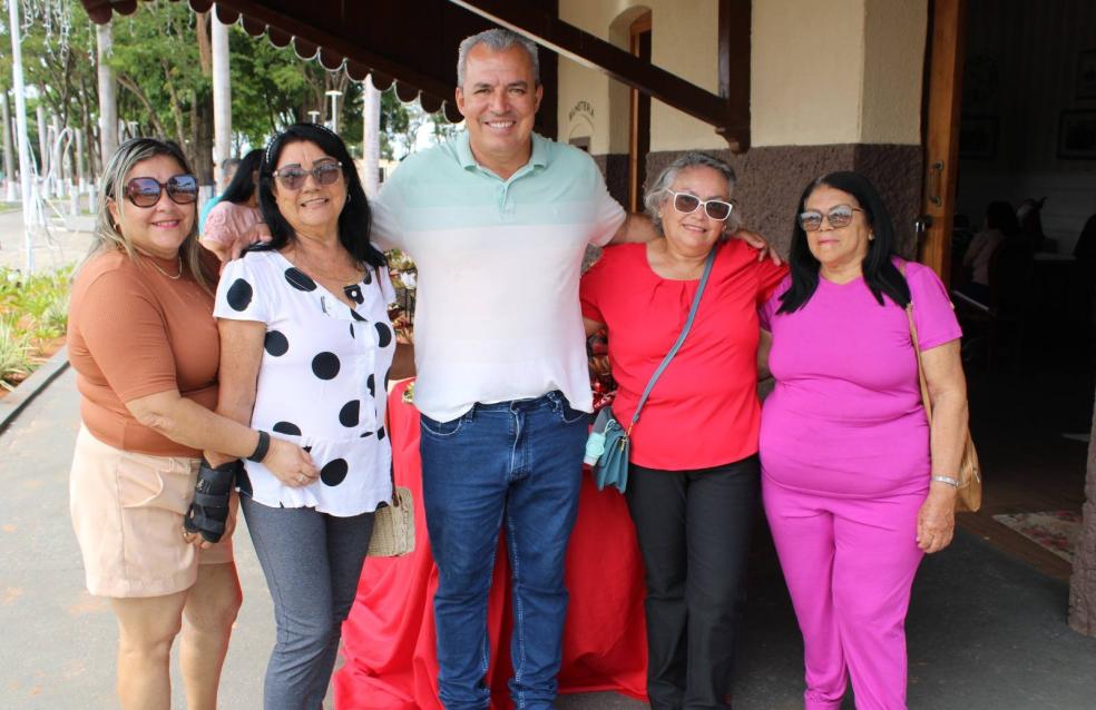 Exposição de Telas do SCFV de Ouvidor.